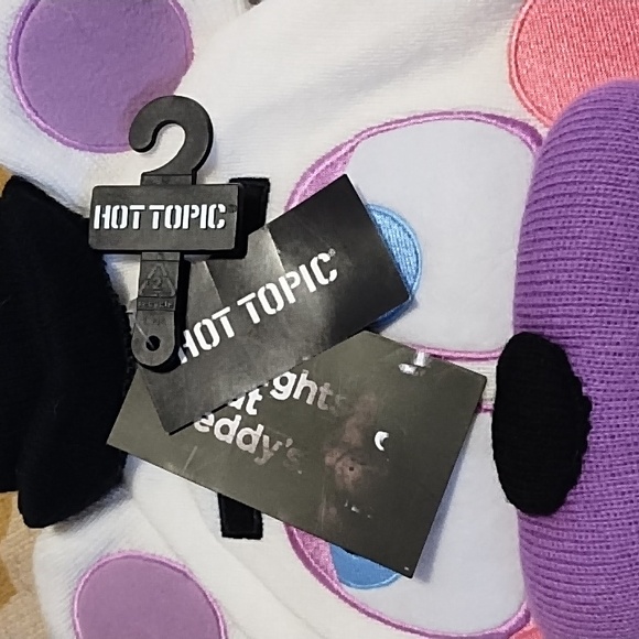 Hot Topic beanie FNAF White and Purple Bear Hat HELPY adults and child Ski - Picture 4 of 6